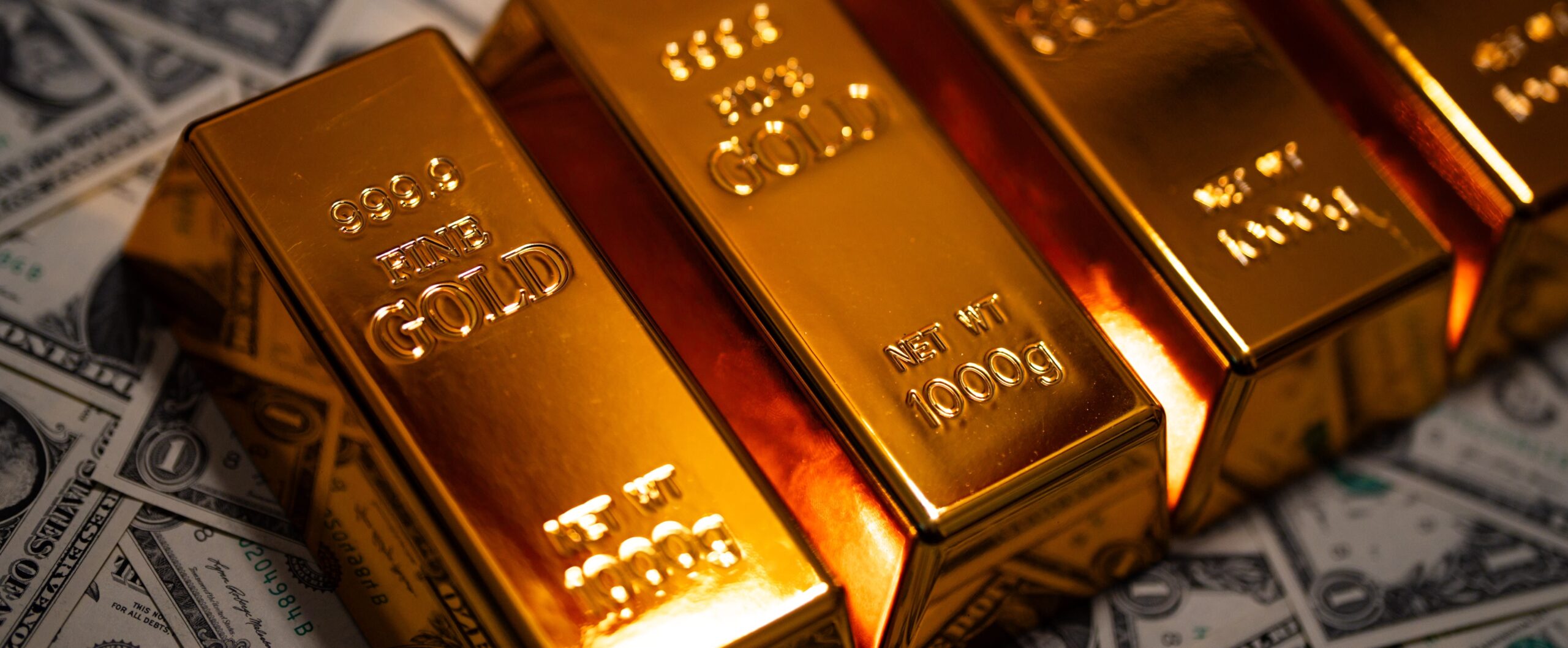  Gold Surges as Debt Fears Rise After Musk’s Warning, Dalio’s ‘Debt Bomb’ Essay (photo credit: SHUTTERSTOCK)